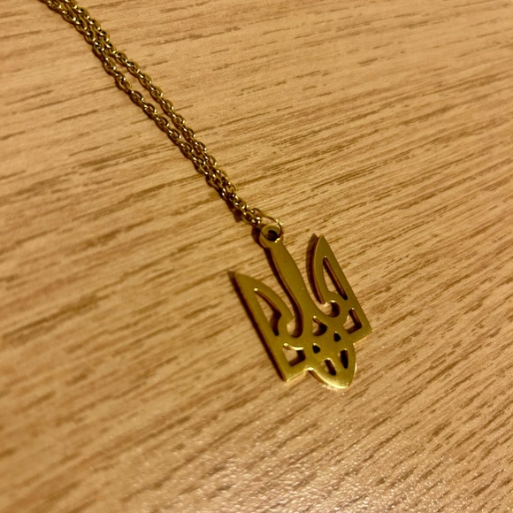 Pendentif Ukraine Trident Tryzub – Broderie Blanche, Doré, émail Blanc, 45 Cm